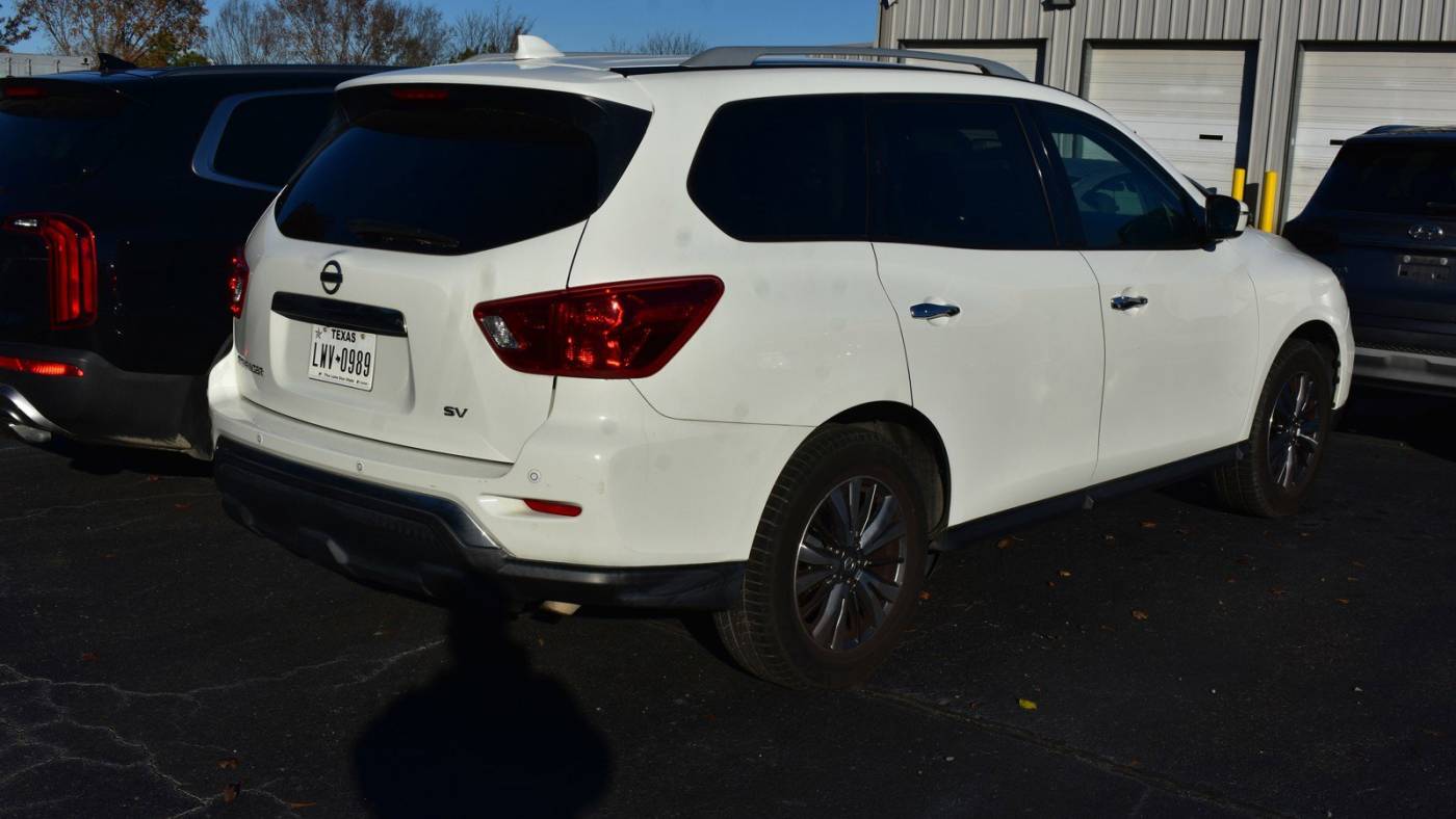 2019 nissan pathfinder sv