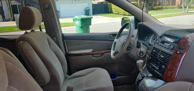 2004 toyota sienna xle