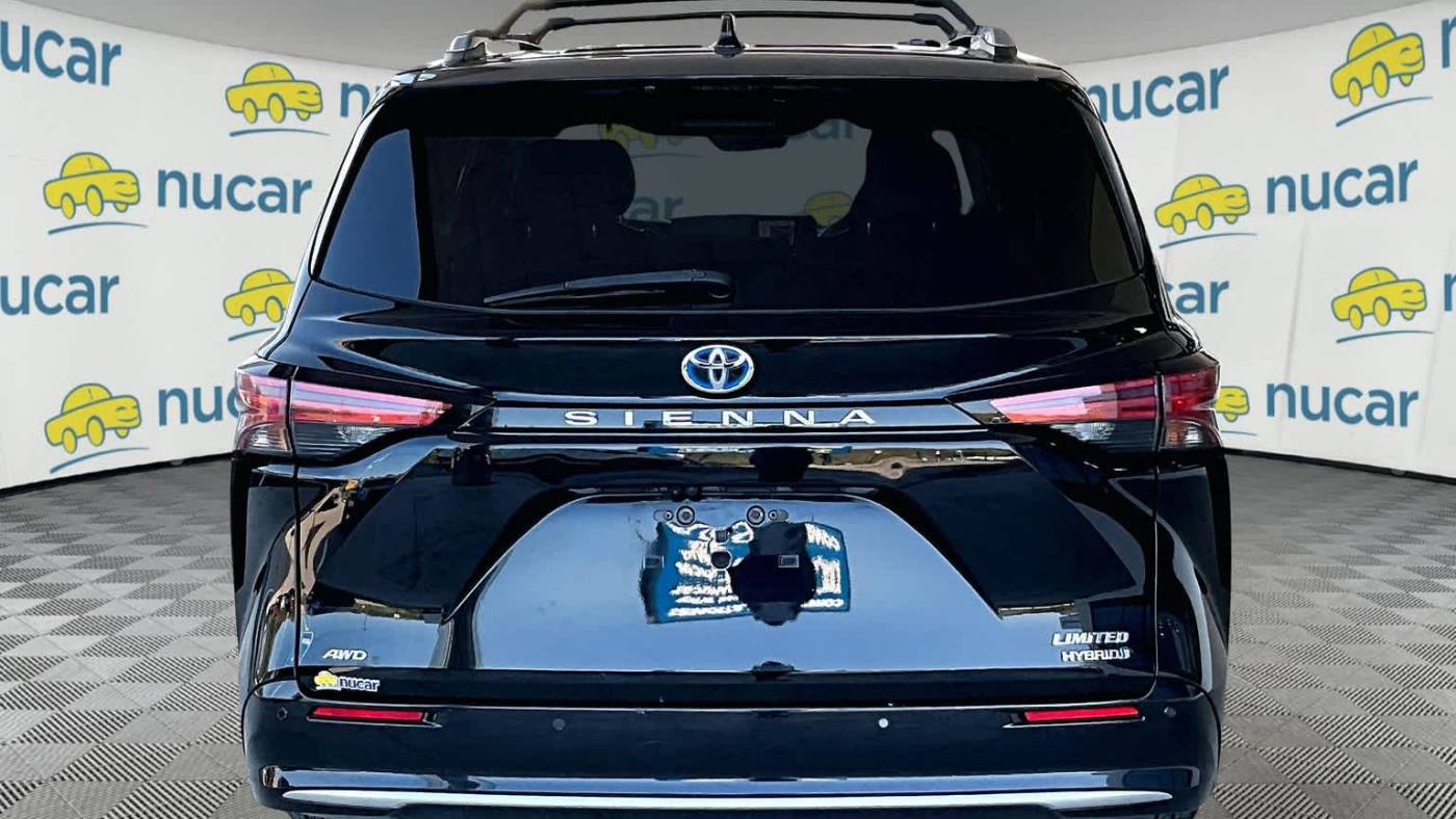 2021 toyota sienna limited 7-passenger