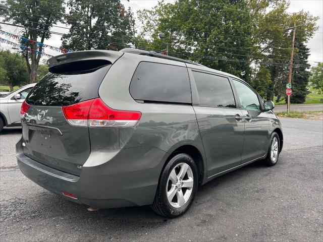 2014 toyota sienna le