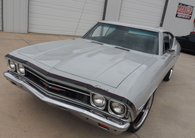 fuel injected, four wheel brembo disc brakes, custom gauges, custom wheels