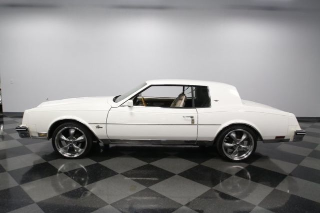1985 buick riviera 57745 miles white hardtop 307 v8 4 speed automatic w/ overdr