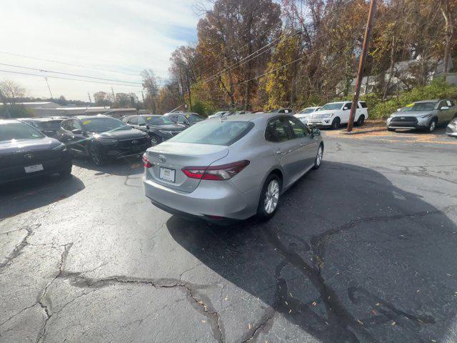 2023 toyota camry le