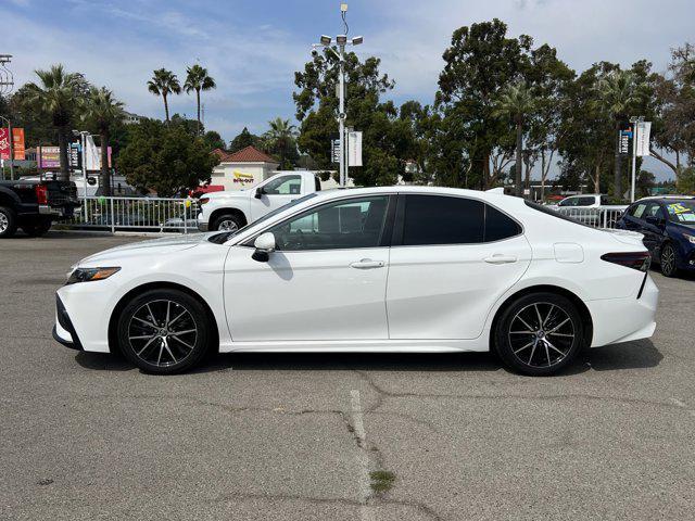 2023 toyota camry se