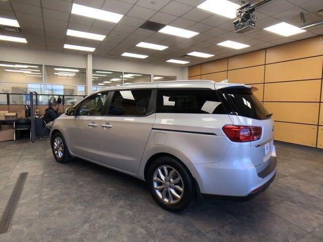 2021 kia sedona ex