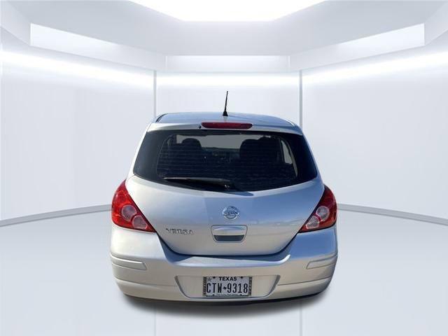 2011 nissan versa 1.8 s