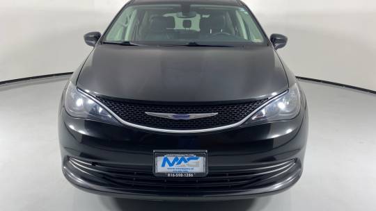 2020 Chrysler Voyager