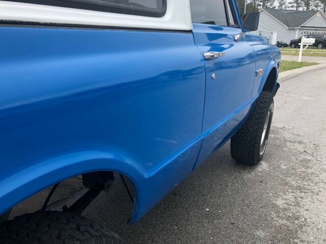 gmc jimmy 4x4 (not k5 blazer)