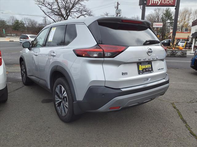 2021 nissan rogue sv
