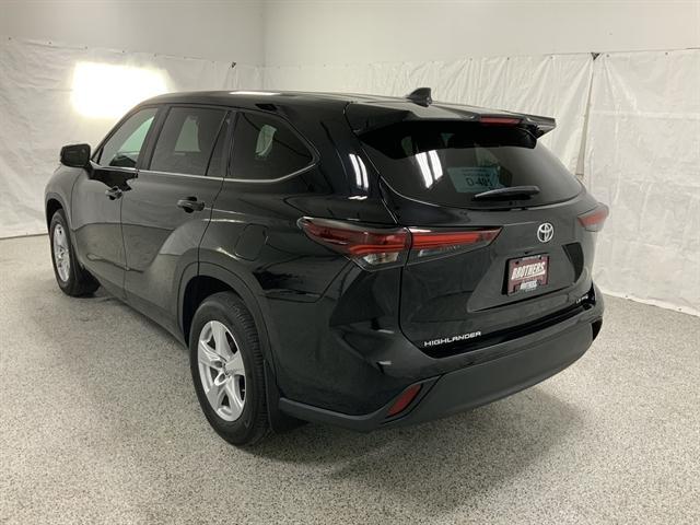 2024 toyota highlander le