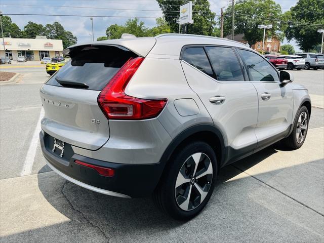 2023 volvo xc40 b4 plus bright theme