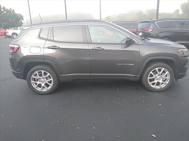 2022 jeep compass latitude lux