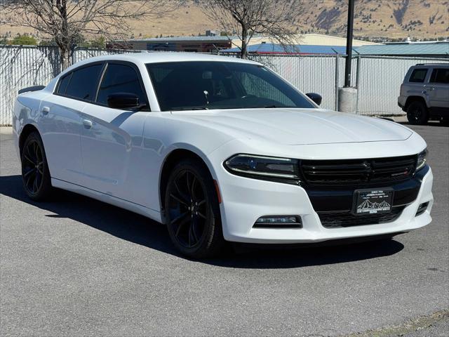 2017 dodge charger sxt rwd