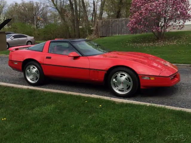 1989 chevrolet corvette coupe, 6sp manual, z51 pkg, glass top, only 41k miles!
