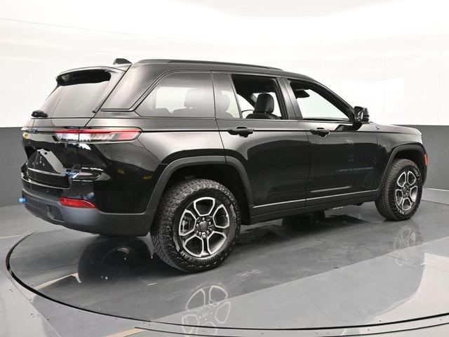 2024 jeep grand cherokee 4xe trailhawk