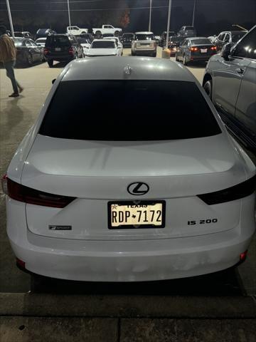2016 lexus is 200t base