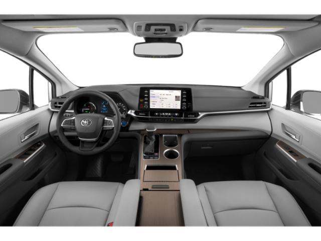 2024 toyota sienna xle 8 passenger