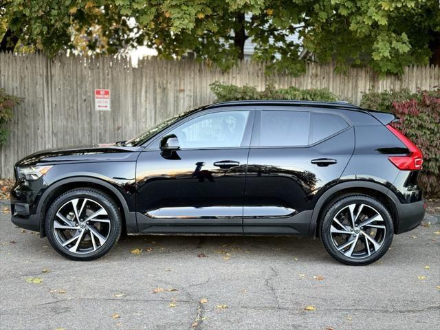 2022 volvo xc40 t5 r-design