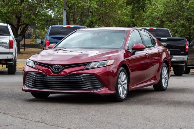2020 toyota camry le