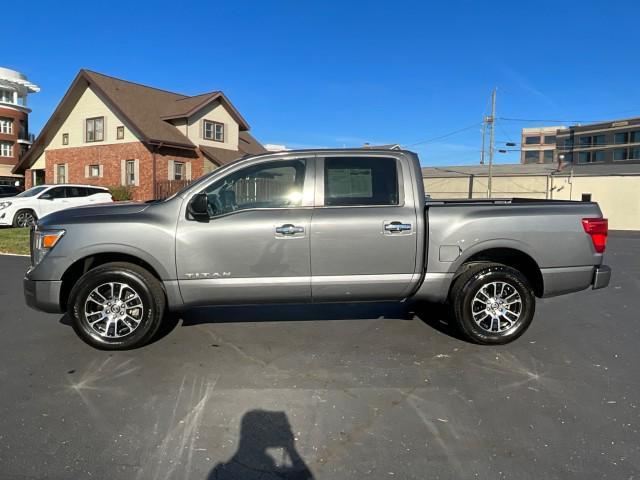 2021 nissan titan sv