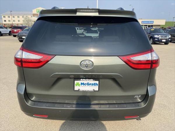 2018 toyota sienna in hammond, indiana