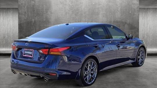 2024 nissan altima 2.0 sr