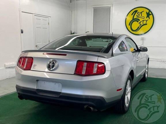 2012 ford mustang v6