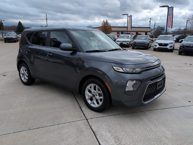 2022 kia soul lx