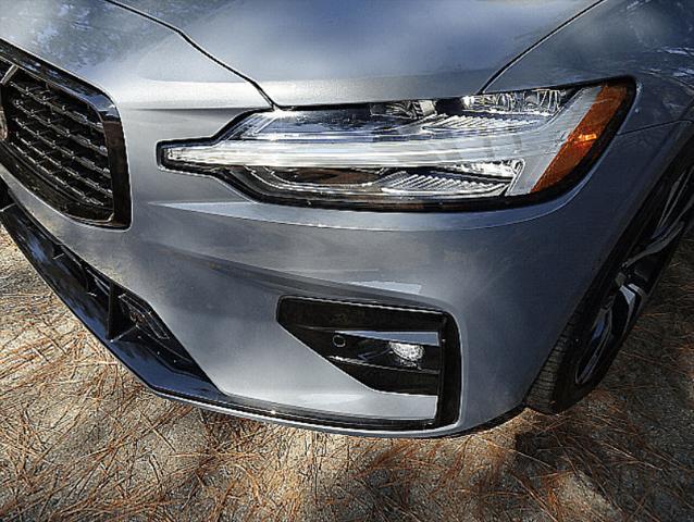 2022 volvo s60 t5 r-design