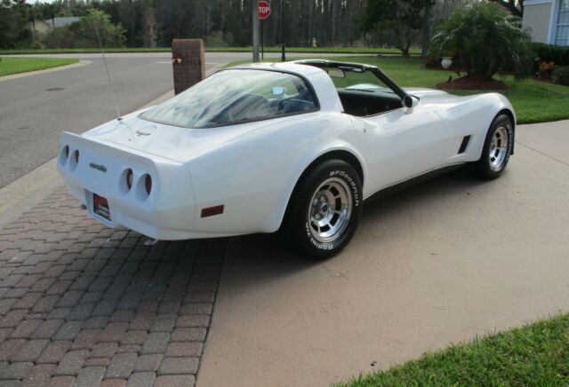 1980 corvette all stock and original car always garaged 77,723 actual miles