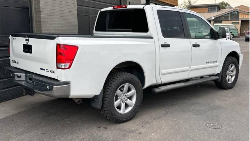 2013 nissan titan sv