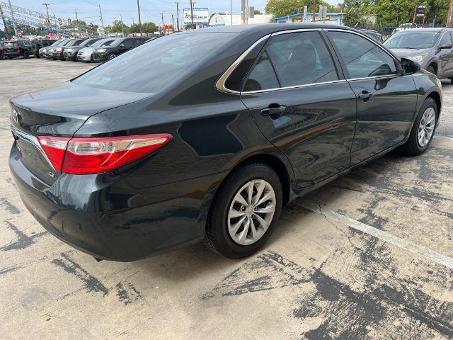 2016 toyota camry xse