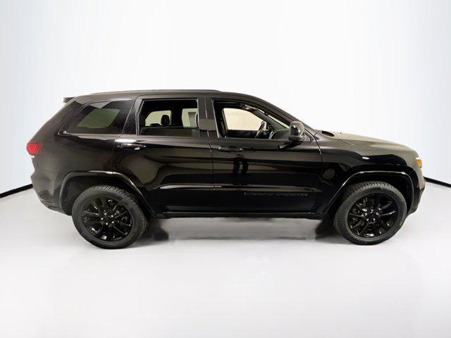2022 jeep grand cherokee laredo