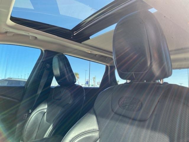 2019 jeep cherokee overland
