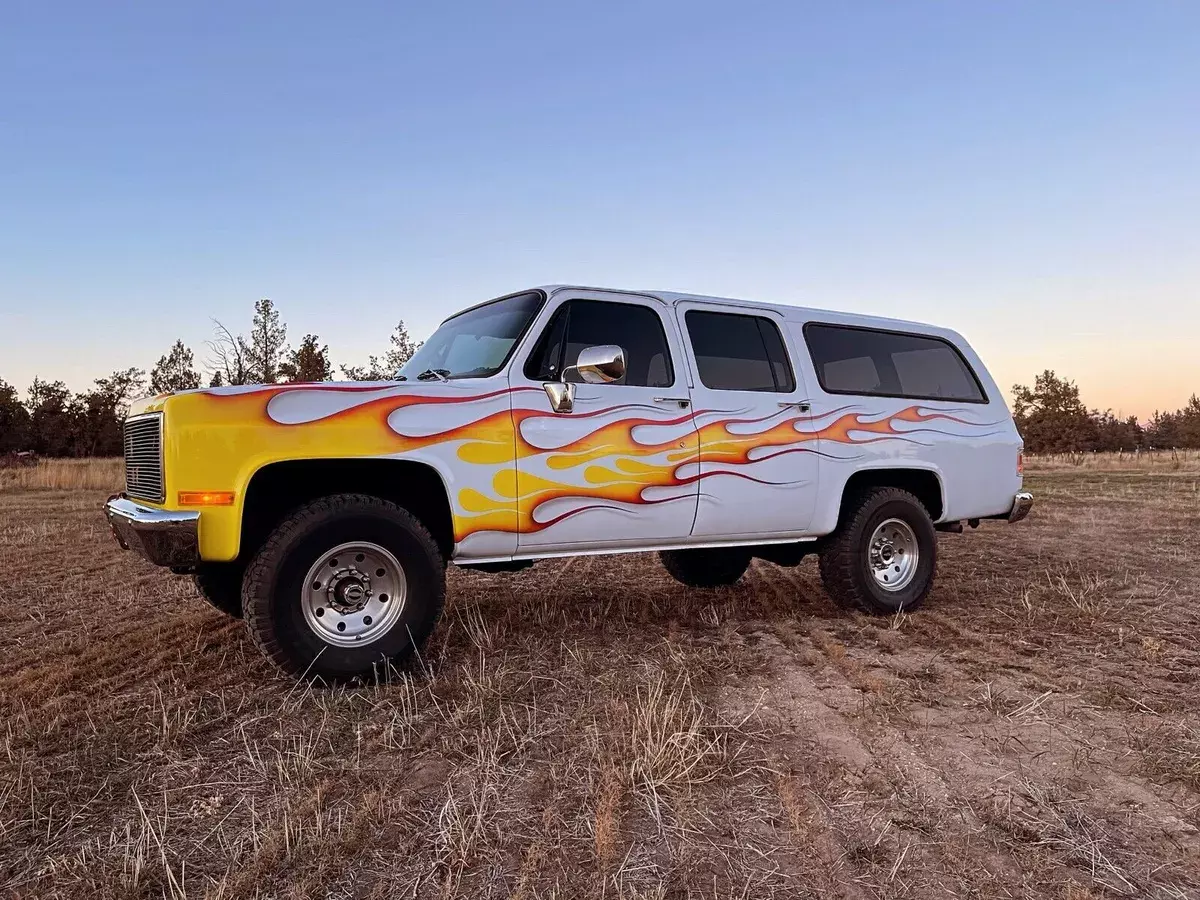 1983 gmc k2500 suburban white 4wd automatic k2500