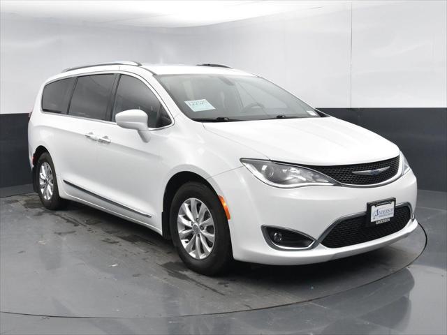 2018 chrysler pacifica touring-l