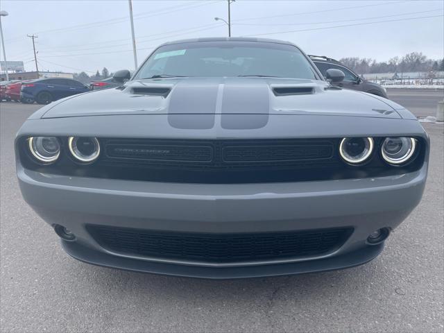 2017 dodge challenger sxt