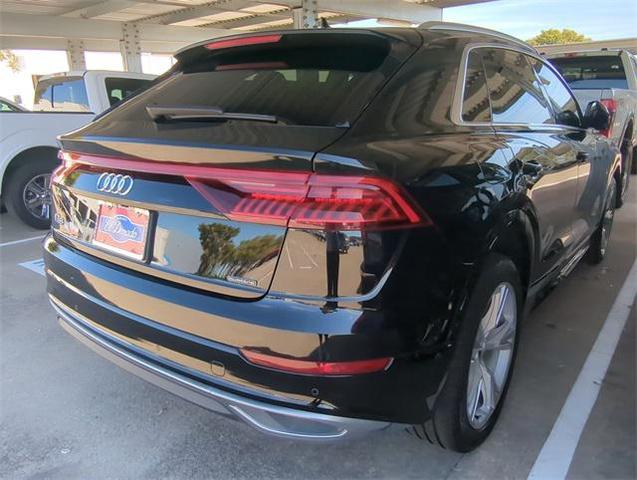 2022 audi q8 55 premium
