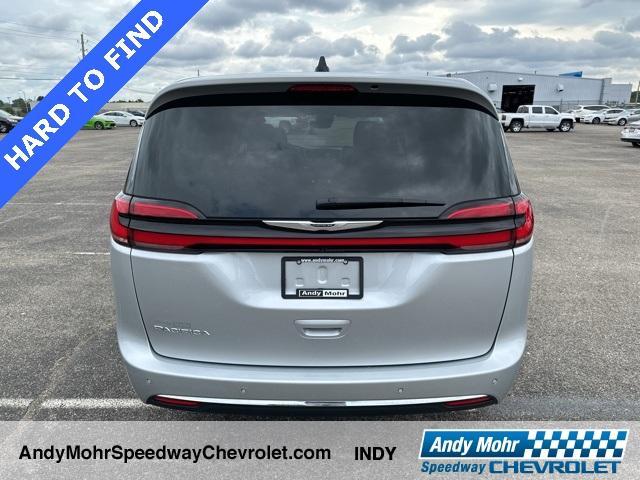 2023 chrysler pacifica touring-l