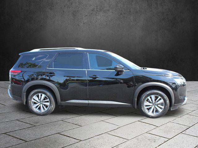 2022 nissan pathfinder sl 2wd