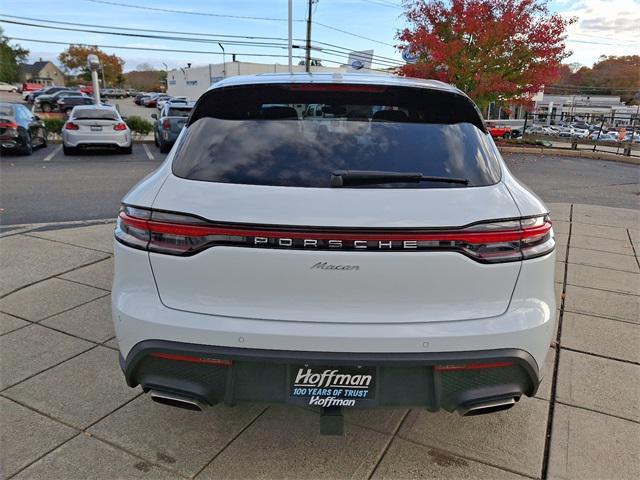 2024 porsche macan base