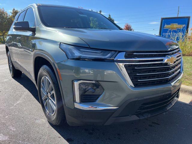 2022 chevrolet traverse lt cloth