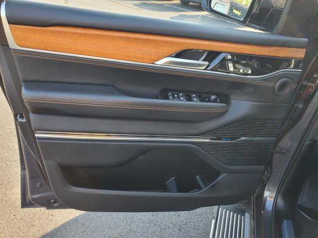 2022 jeep grand wagoneer series iii 4x4