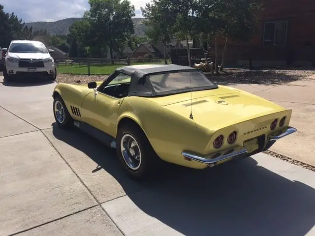 1968 chevrolet corvette roadster, small block 4 speed, air conditioned