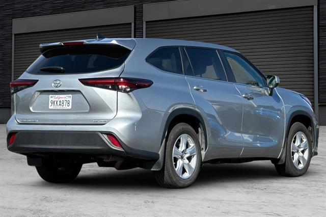 2024 toyota highlander le