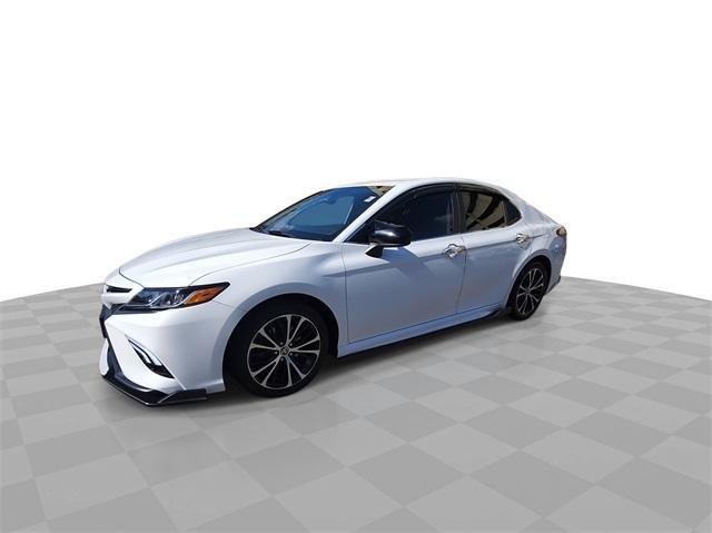 2020 toyota camry se