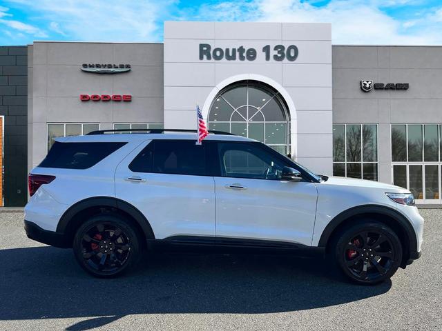 2022 ford explorer st