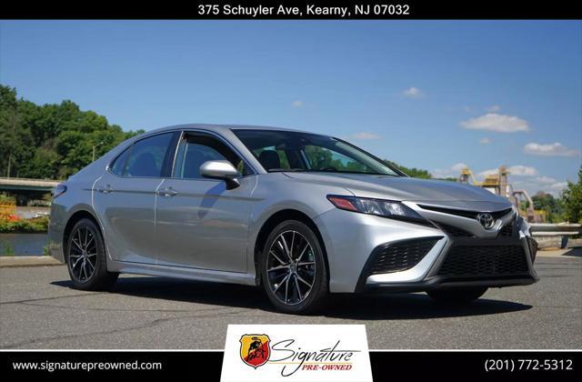 2021 toyota camry se