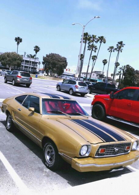 1976 ford mustang brown