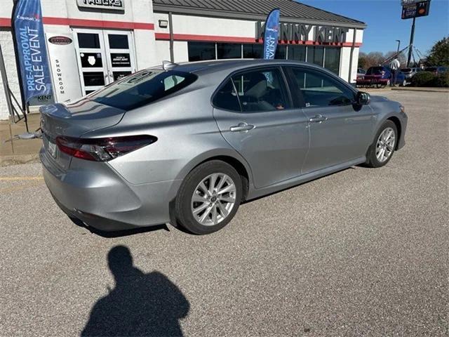 2024 toyota camry le
